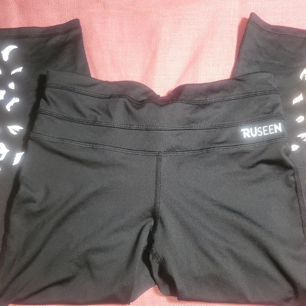 Ruseen b fit XS Capri Leggings Silver Leaves Embellishments
